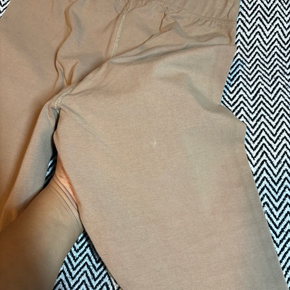 Good American Essential Bombshell Legging | Sz 1 - Picture 5 of 8